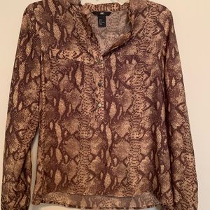 H&M python shirt